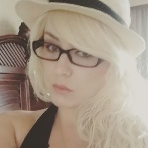 Meet your Posher, Leslie